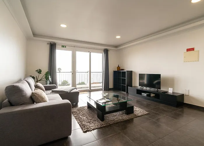 Casa Branca, In The Heart Of Arco da Calheta (Madeira)