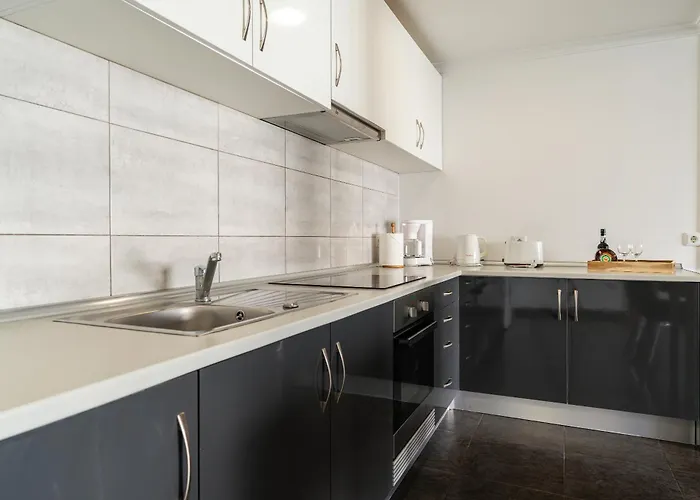 Casa Branca, In The Heart Of Daire Arco da Calheta (Madeira)